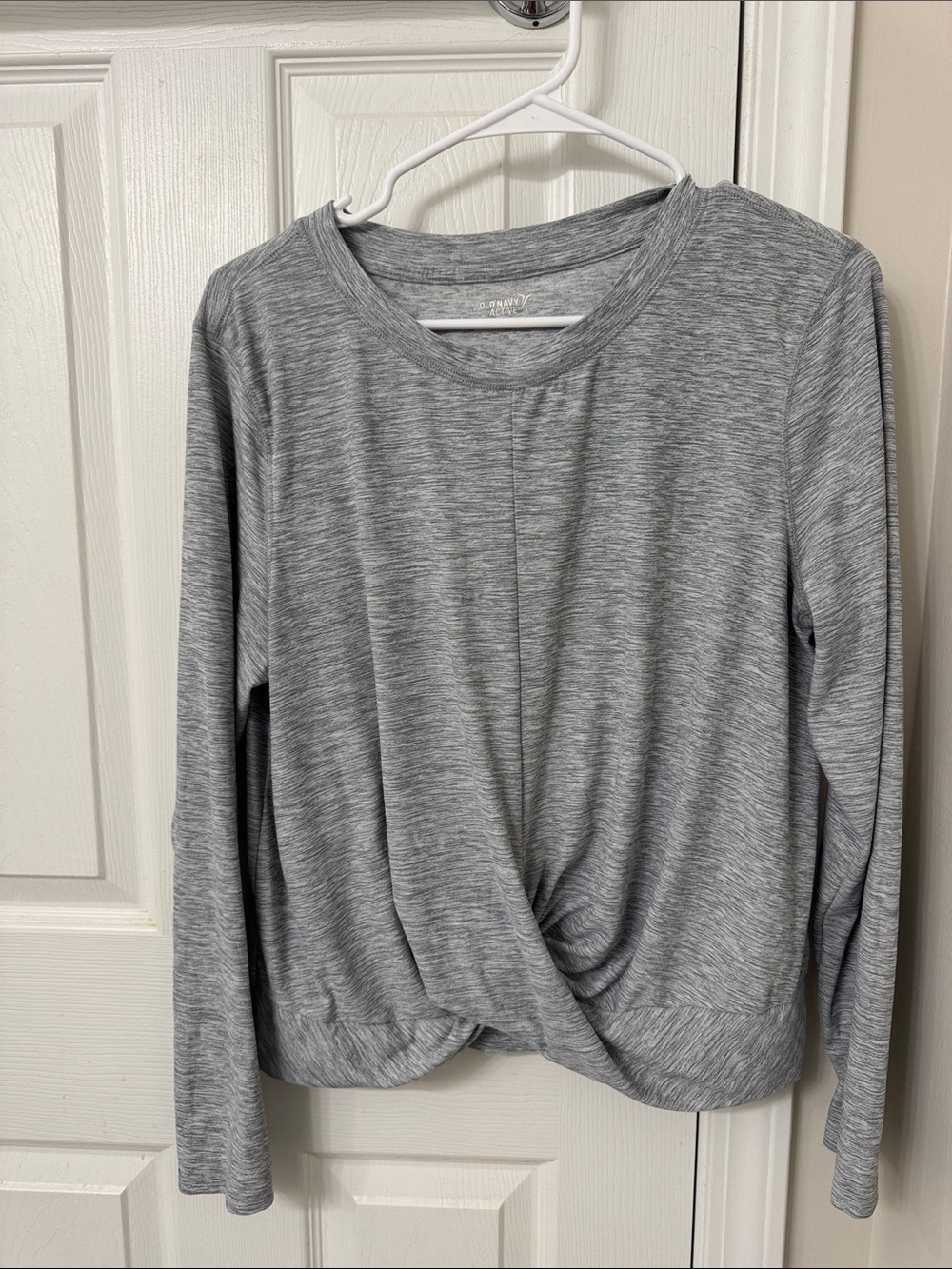 Old Navy Gray Twist-Front Long Sleeve Tee